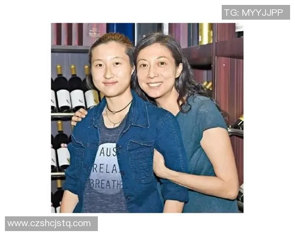 足球巨星的家庭生活揭秘：四个女儿一个儿子如何平衡工作与育儿